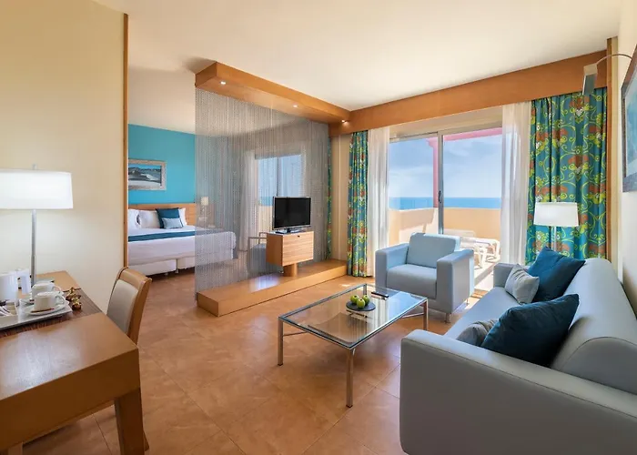 Elba Carlota & Golf 4*